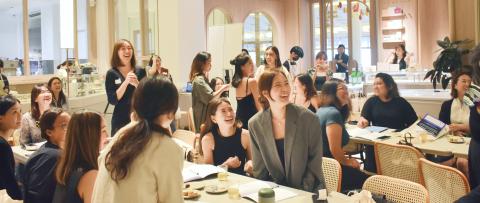 Endowus Empower community event - women and investing - Lighthearted discussions about personal strengths during the Clifton StrengthsFinder assessment.